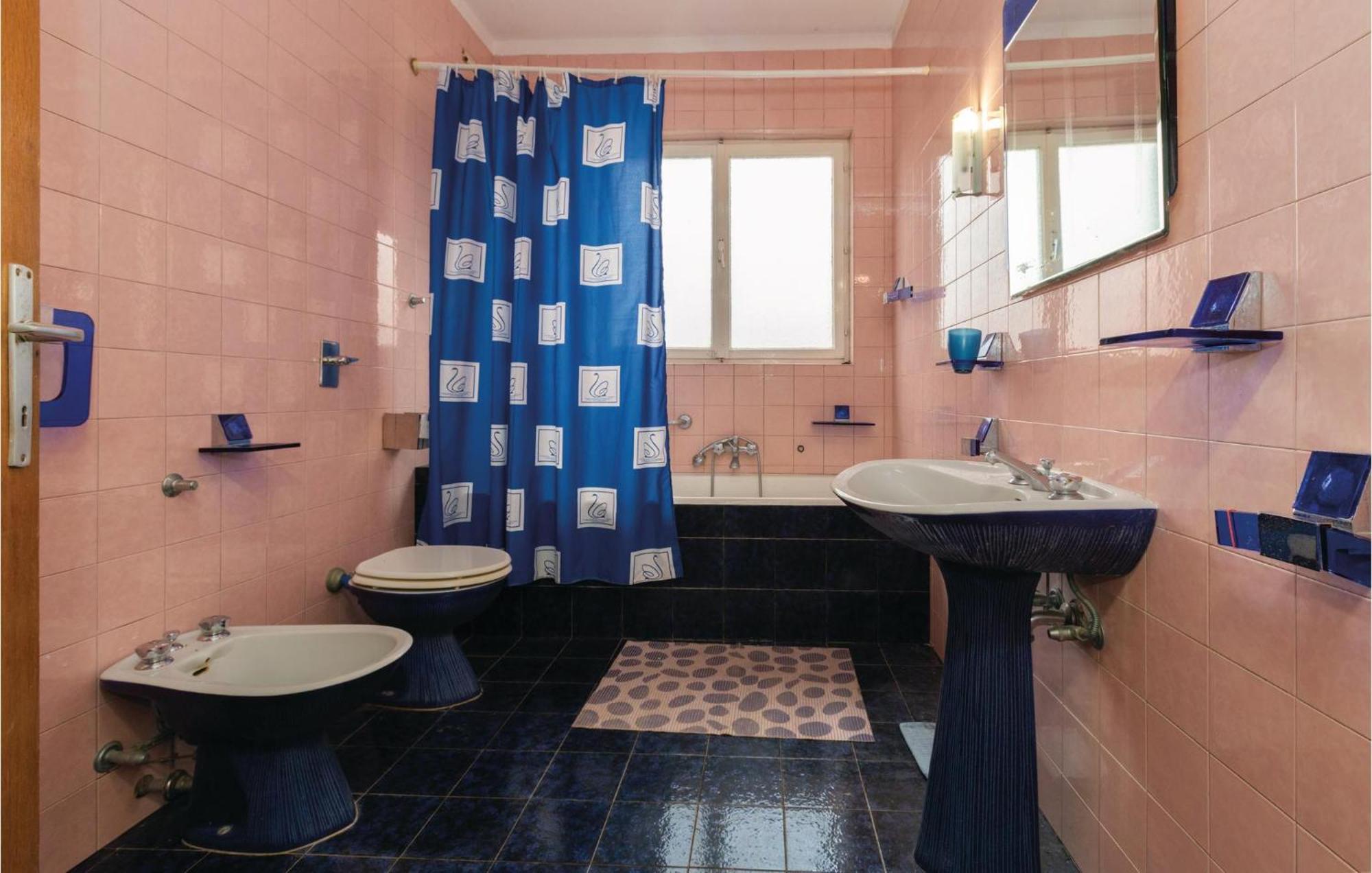 2 Bedroom Pet Friendly Apartment In Lovrecica エクステリア 写真
